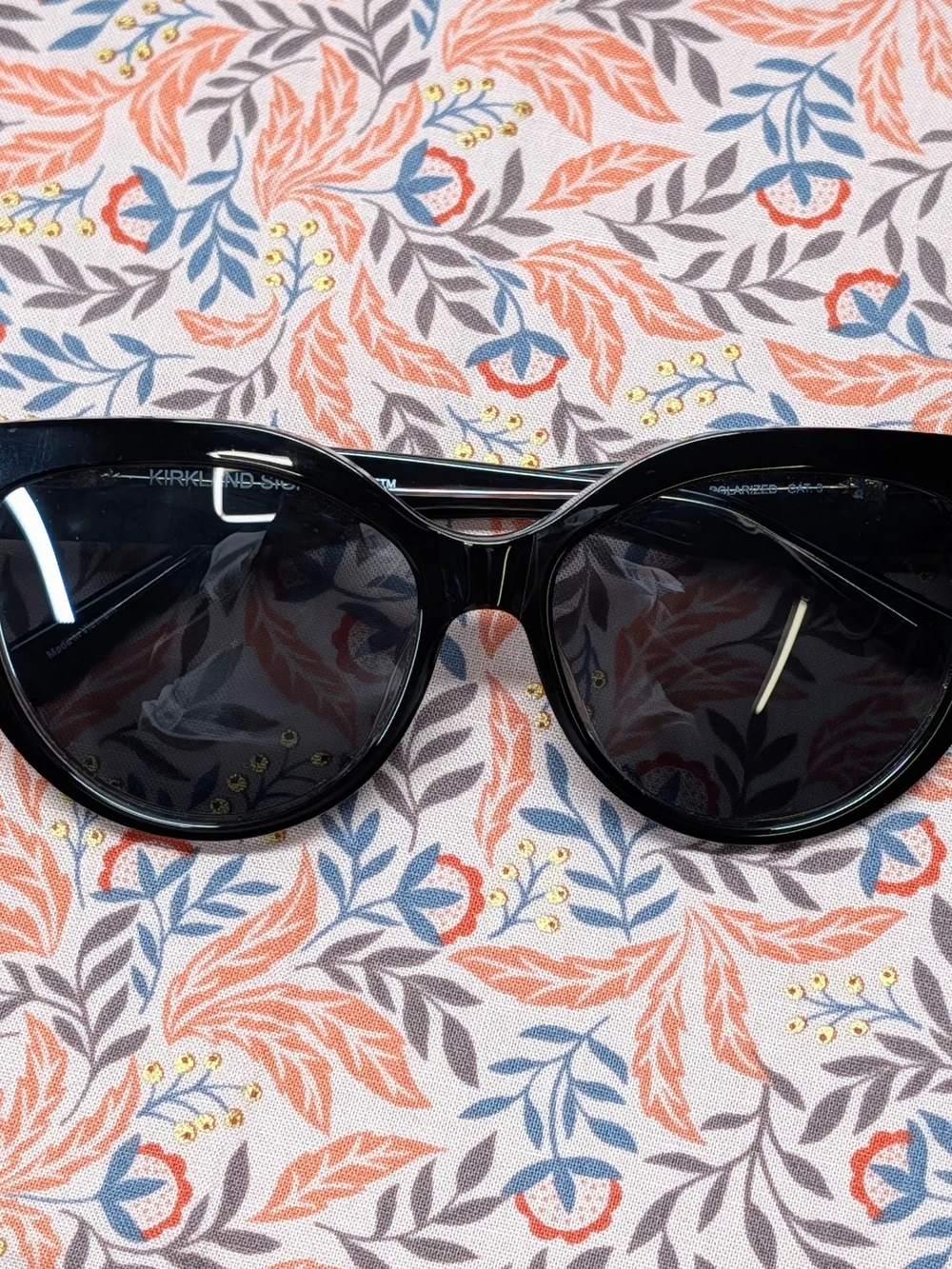 Kirkland Signature Black Crystal Polarized Cat-Eye Sunglasses M49